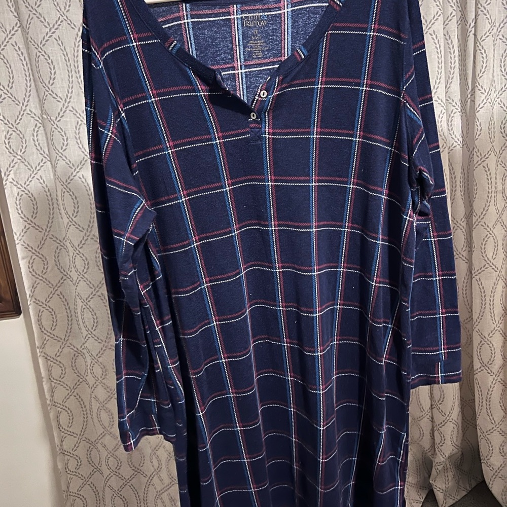 Croft & Barrow- Navy Plaid Sleep Dress- SO COMFY